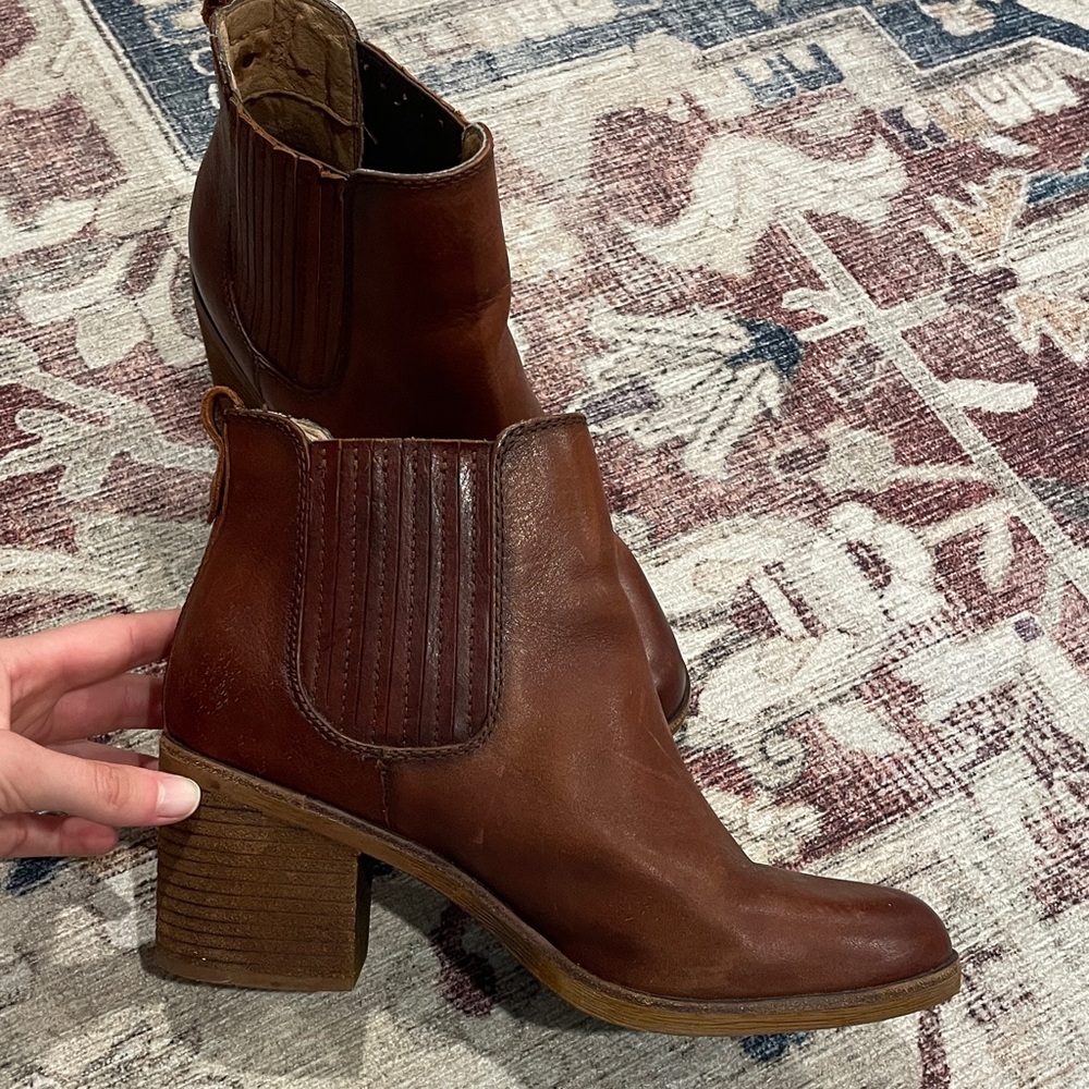 Söfft Women’s Brown Leather Ankle Boots - Classic Chelsea Block Heel - Picture 7 of 10